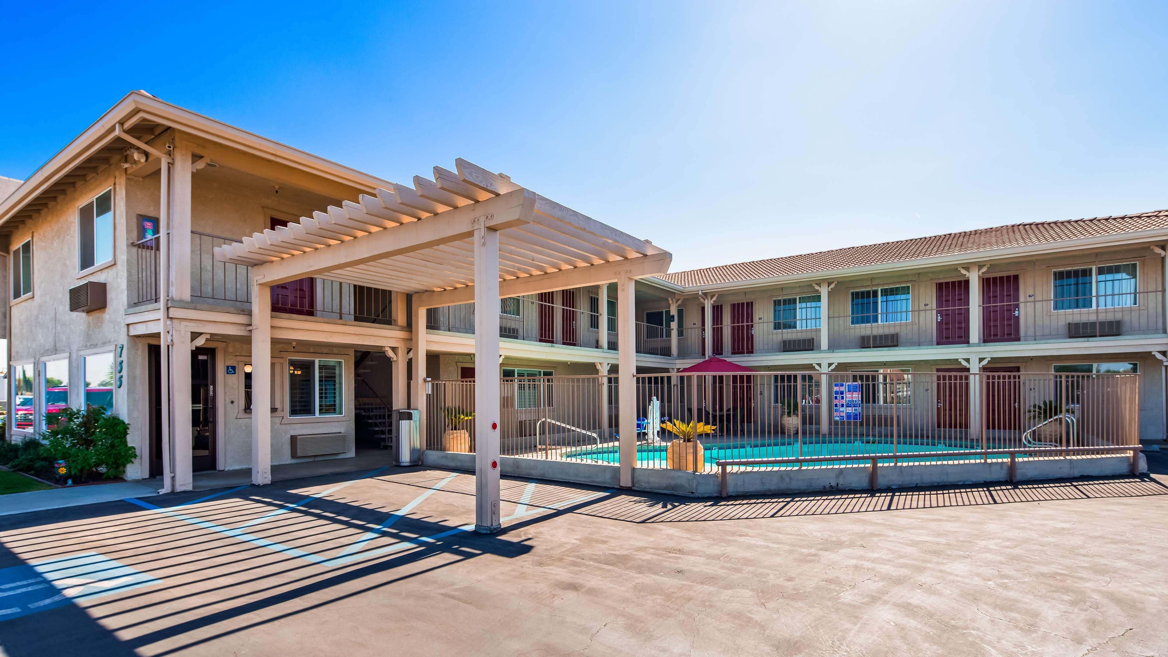 Best Western Hanford Inn Extérieur photo