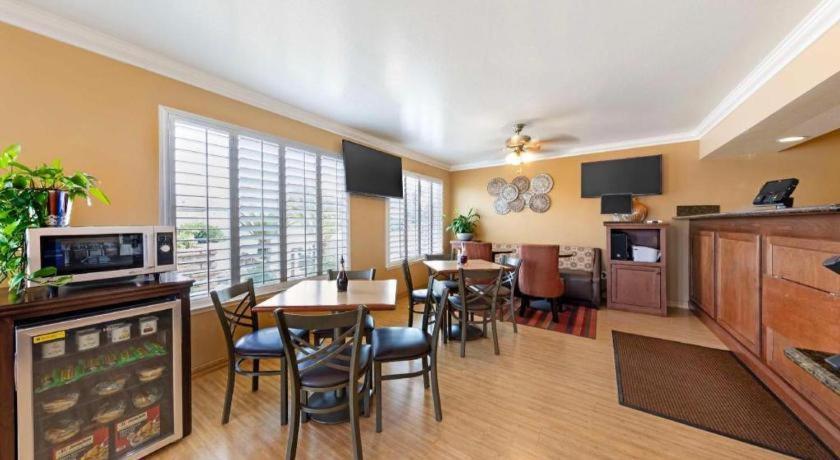 Best Western Hanford Inn Extérieur photo
