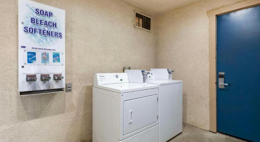 Best Western Hanford Inn Extérieur photo