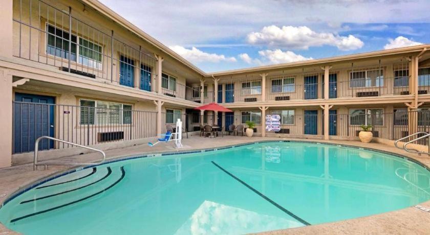Best Western Hanford Inn Extérieur photo